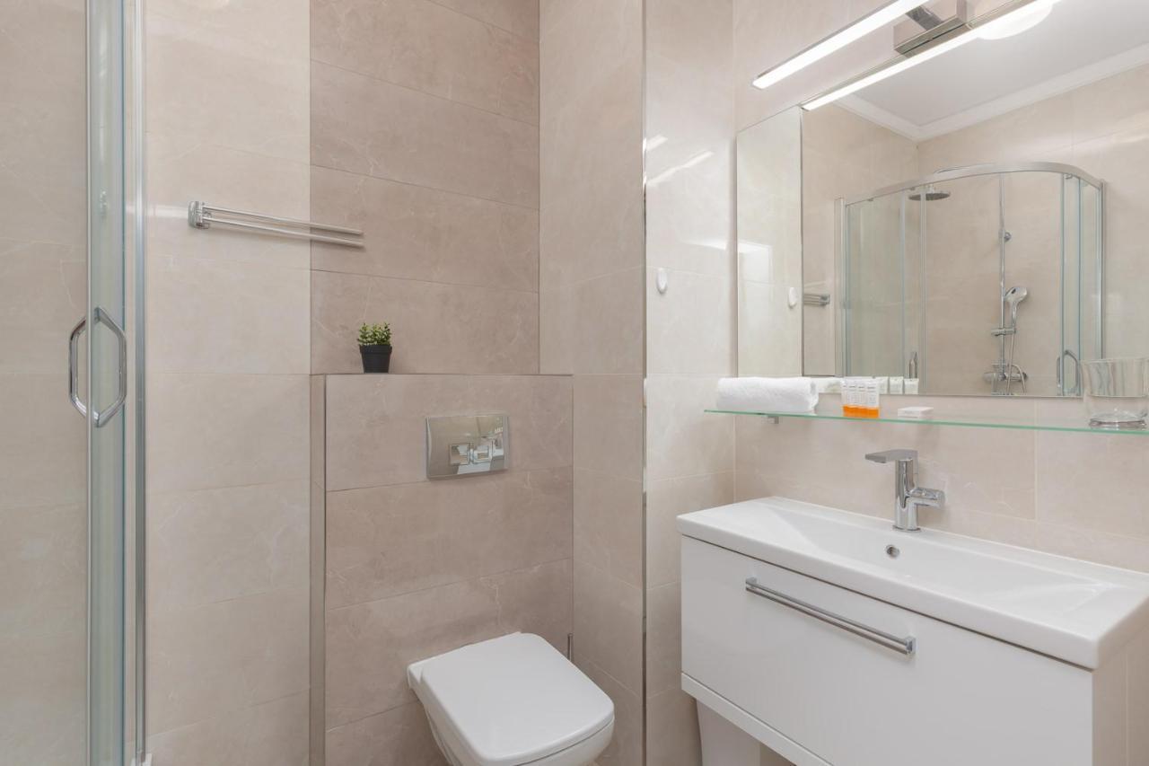 Dzielna Apartment Warsaw Wola By Noclegi Renters 외부 사진